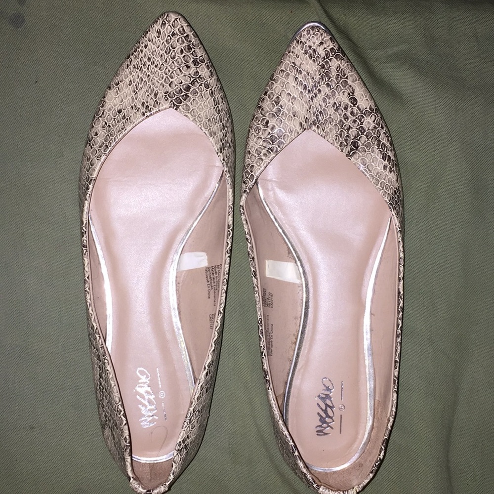 Neutral snake flats
